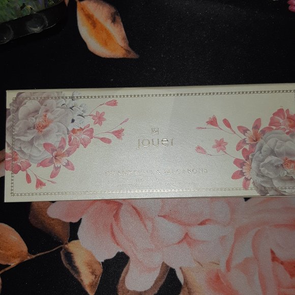 Jouer - Champagne & Macarons sweet cheeks face palette - Picture 4 of 4